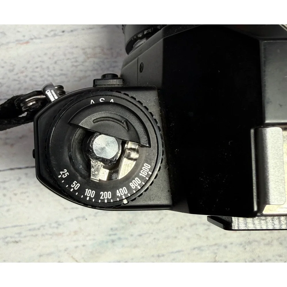 Nikon EM 35mm SLR Film Camera with Albinar ADG 80-200mm f3.9 Macro ZoomLens READ